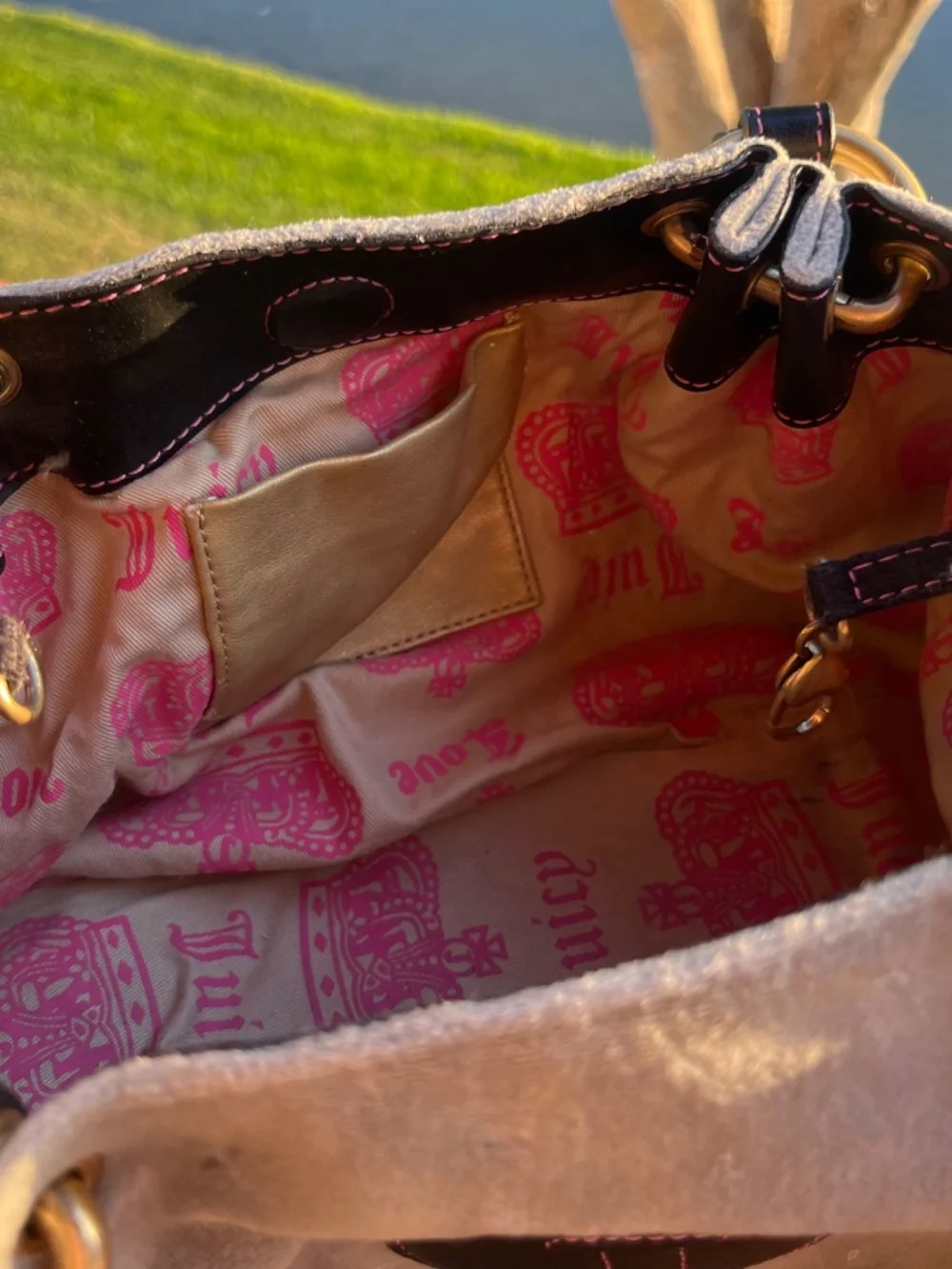 ULTRA RARE VINTAGE Y2K JUICY COUTURE BABY FLUFFY VELOUR BAG GREY PINK